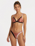 Bikini Triangle Ribete · 4035